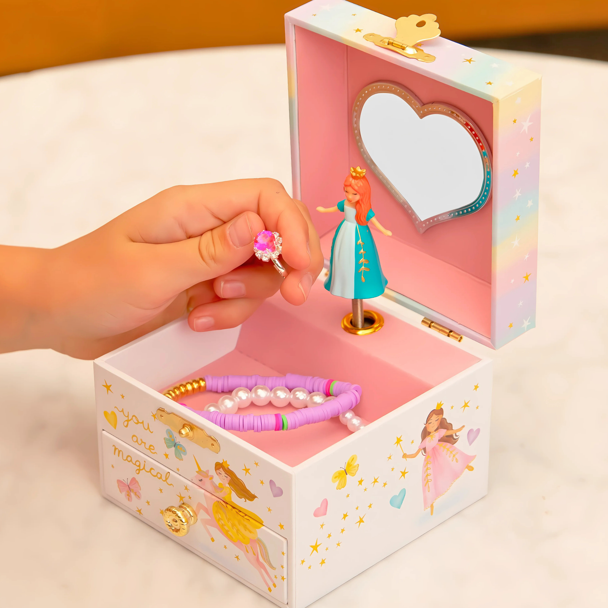 little-girls-jewelry-box.png?v